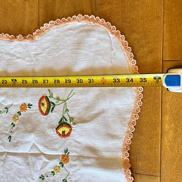 Vintage Hand Embroidered Floral Tablecloth 35x39.5 White Cotton Lace Edge Flower - Picture 4 of 6